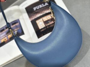 Кожаная сумка Furla