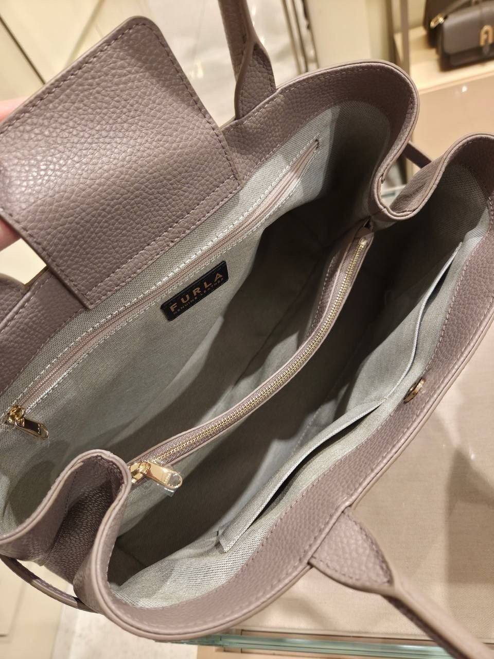 Кожаная сумка-тоут Furla Aura