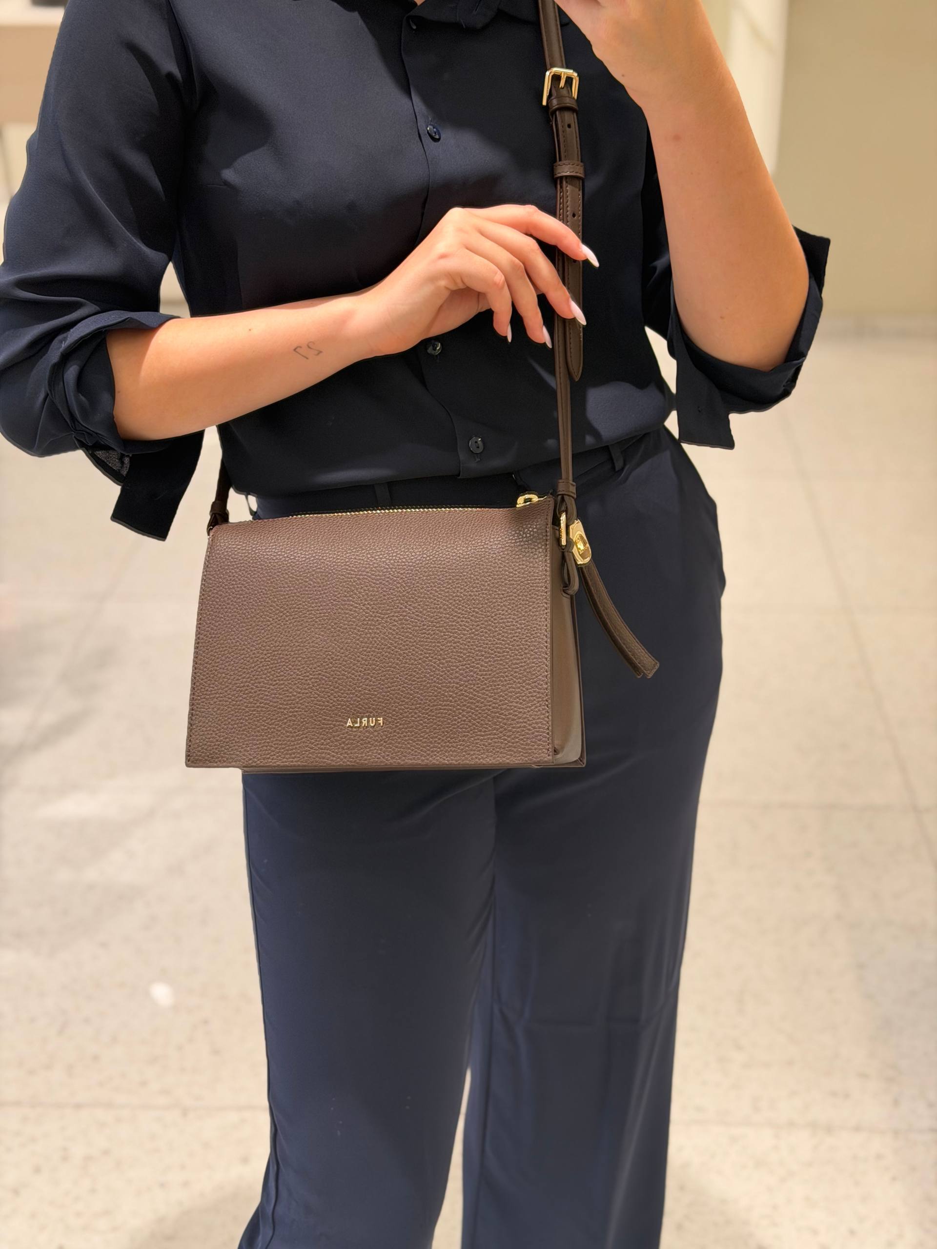 Кожаная сумка Furla Ofelia