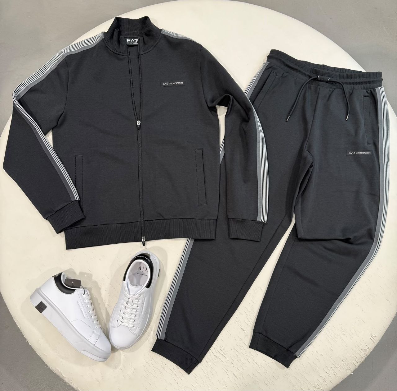 Спортивный костюм EA7 Emporio Armani