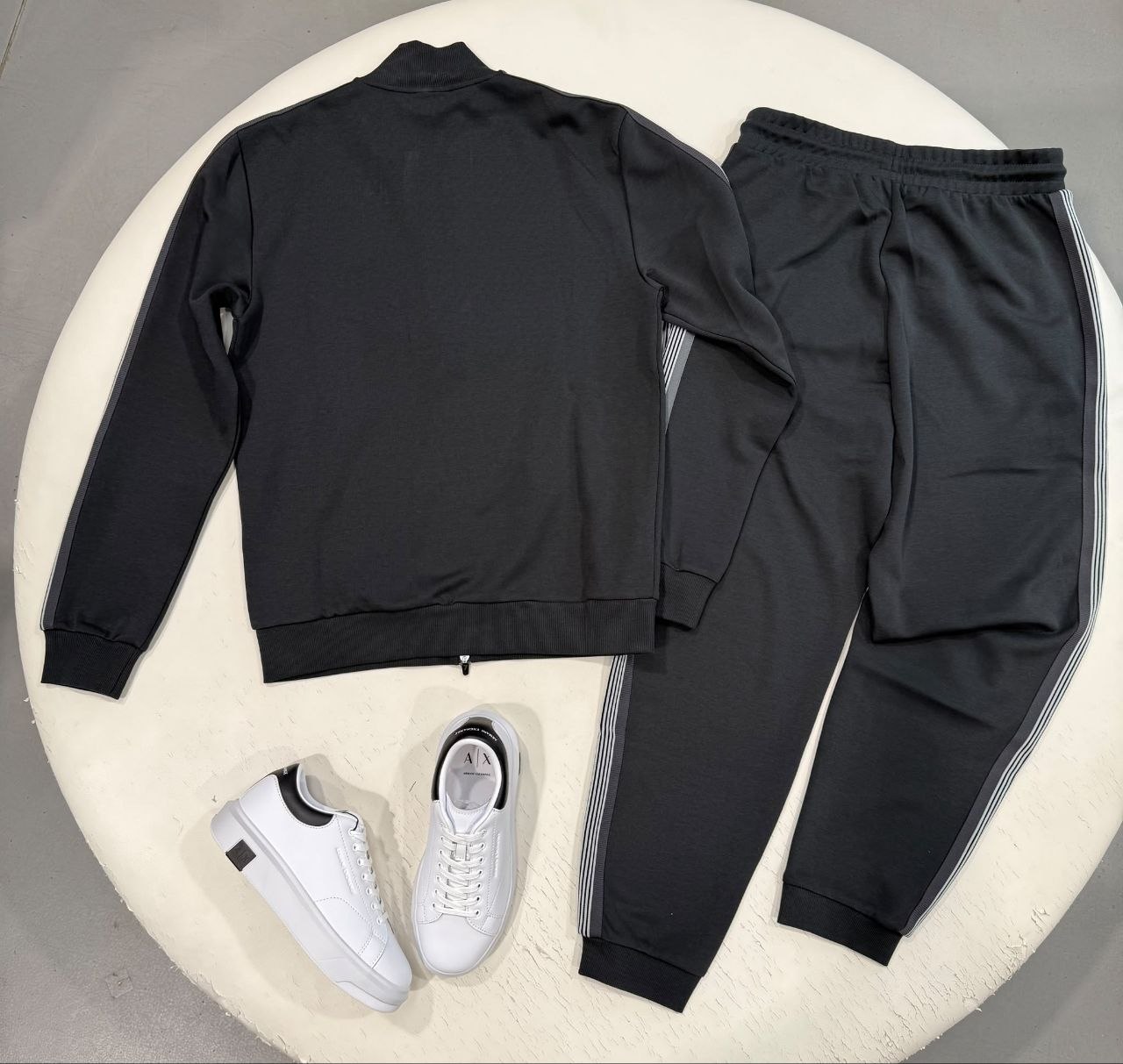 Спортивный костюм EA7 Emporio Armani