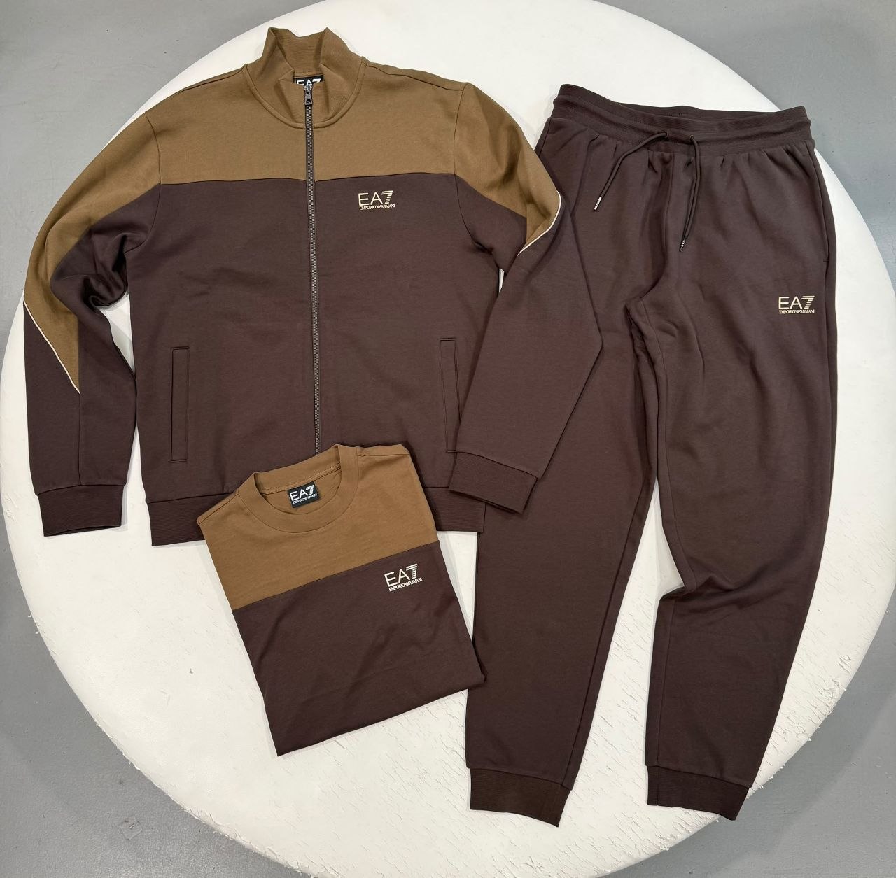 Спортивный костюм EA7 Emporio Armani