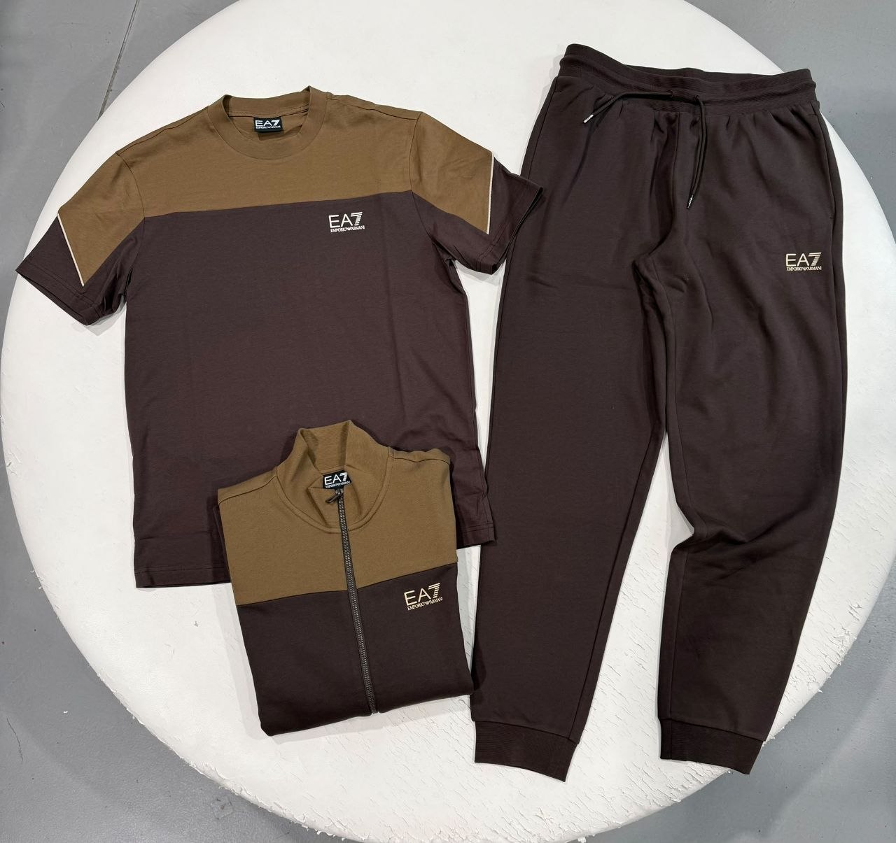 Спортивный костюм EA7 Emporio Armani