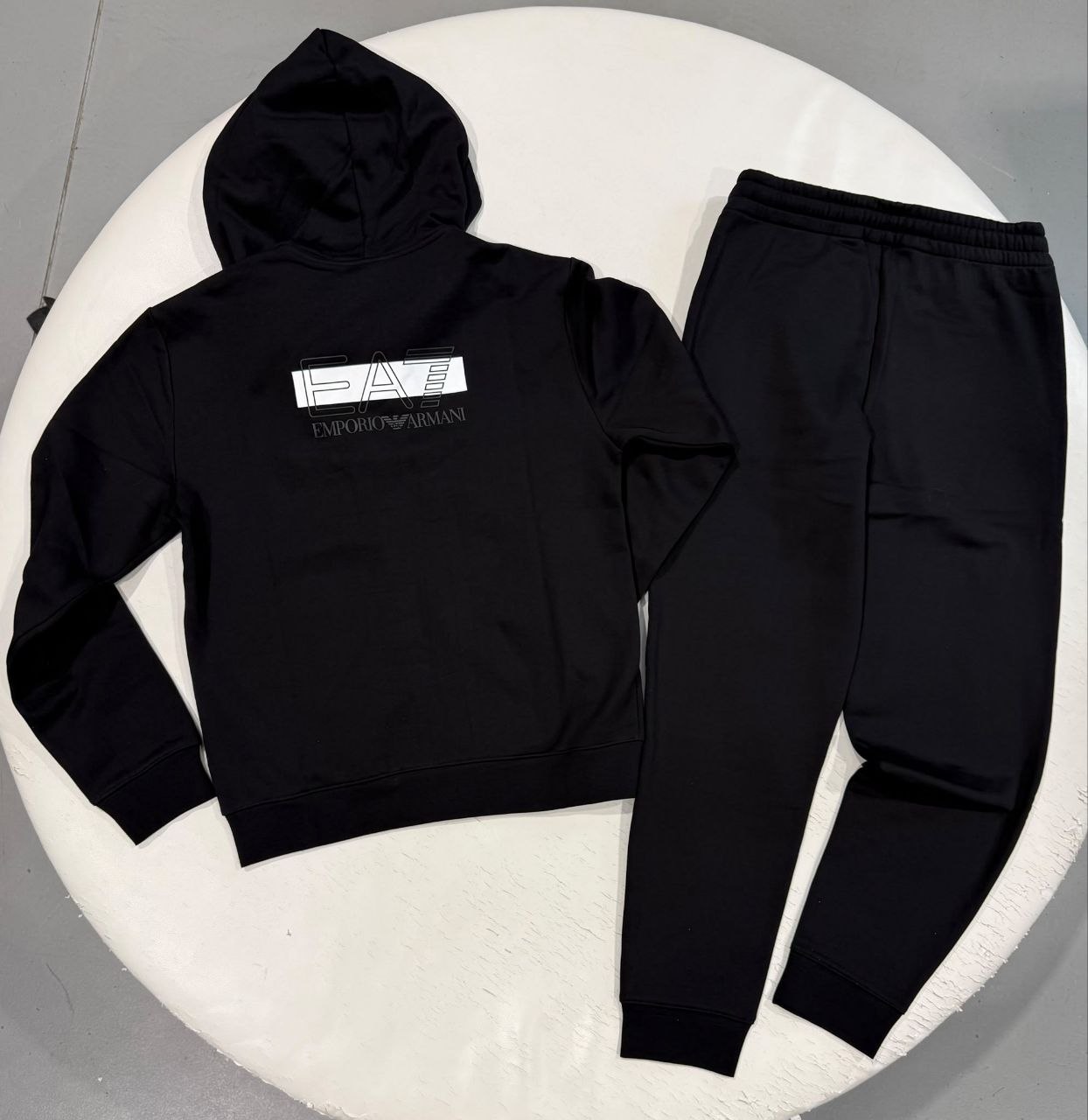 Спортивный костюм EA7 Emporio Armani 2