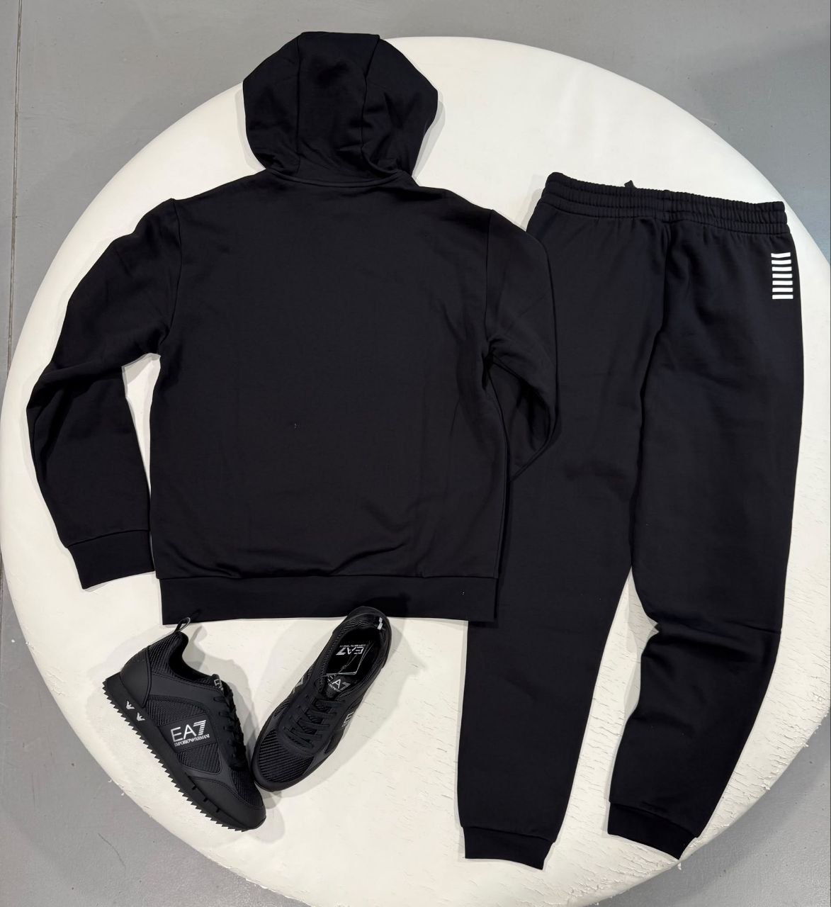 Спортивный костюм EA7 Emporio Armani 2