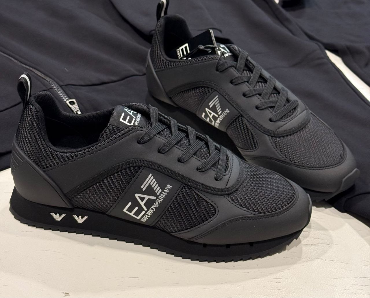 Спортивный костюм EA7 Emporio Armani 2
