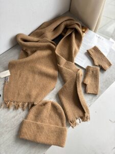 Шарф вязаный Ciel Écarlate LEATHER