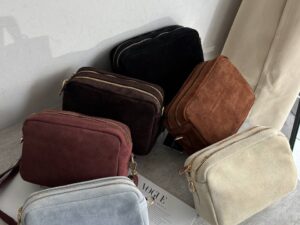 Сумка кросс-боди замшевая LEATHER COUNTRY