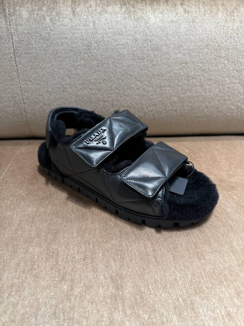 Сандалии Prada с овчиной Prada 2