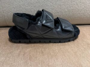 Сандалии Prada с овчиной Prada 2