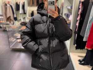 Пуховик женский Prada Prada Outlet — фото 1 Пуховик женский Prada Prada Outlet