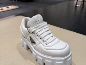 Кроссовки женские Prada Monolith Prada