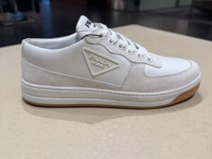 Кеды кожаные Prada Prada Outlet — фото 1 Кеды кожаные Prada Prada Outlet