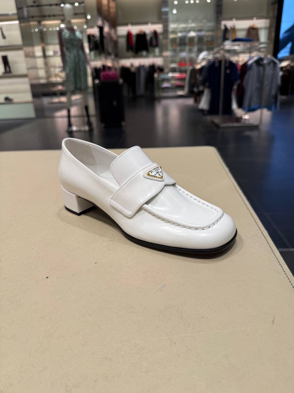 Лоферы женские Prada Prada Outlet