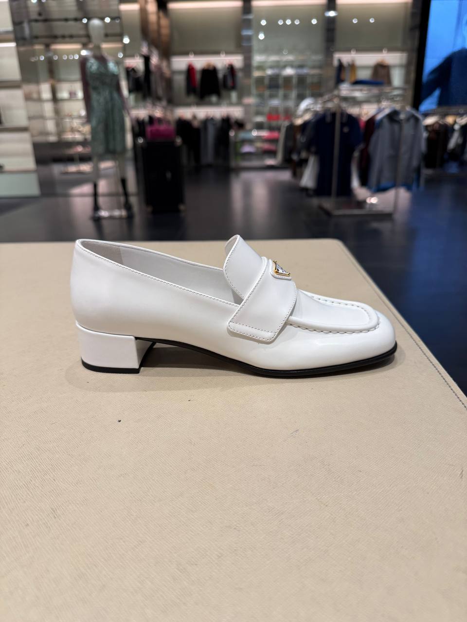 Лоферы женские Prada Prada Outlet
