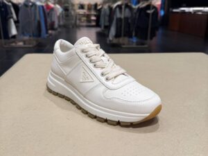 Кроссовки кожаные Prada Prada Outlet