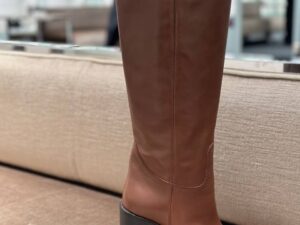 Кожаные сапоги на каблуке PRADA