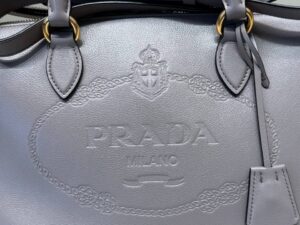 Кожаная сумка Prada PRADA OUTLET
