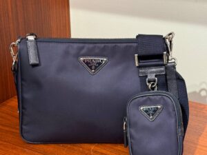 Сумка Prada через плечо PRADA