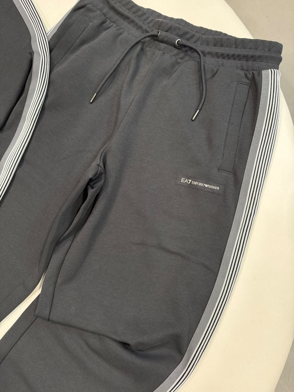 Спортивные брюки EA7 Emporio Armani