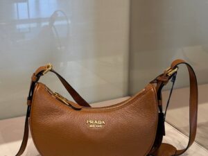 Кожаная сумка Prada PRADA OUTLET 2 3