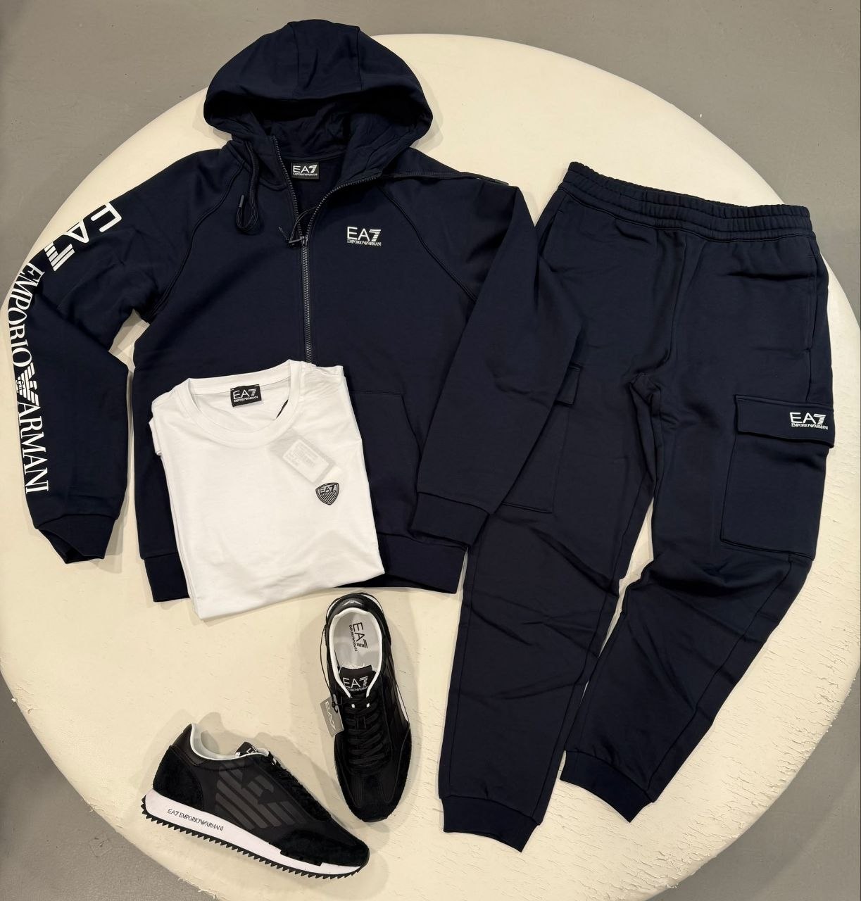 Спортивный костюм EA7 Emporio Armani