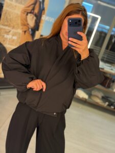 Куртка-бомбер женская черная MaxMara