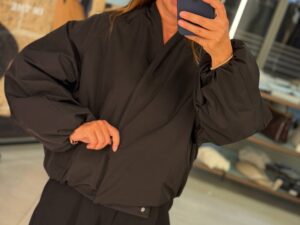 Куртка-бомбер женская черная MaxMara