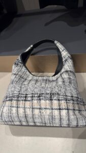 Твидовая сумка-хобо в клетку MaxMara