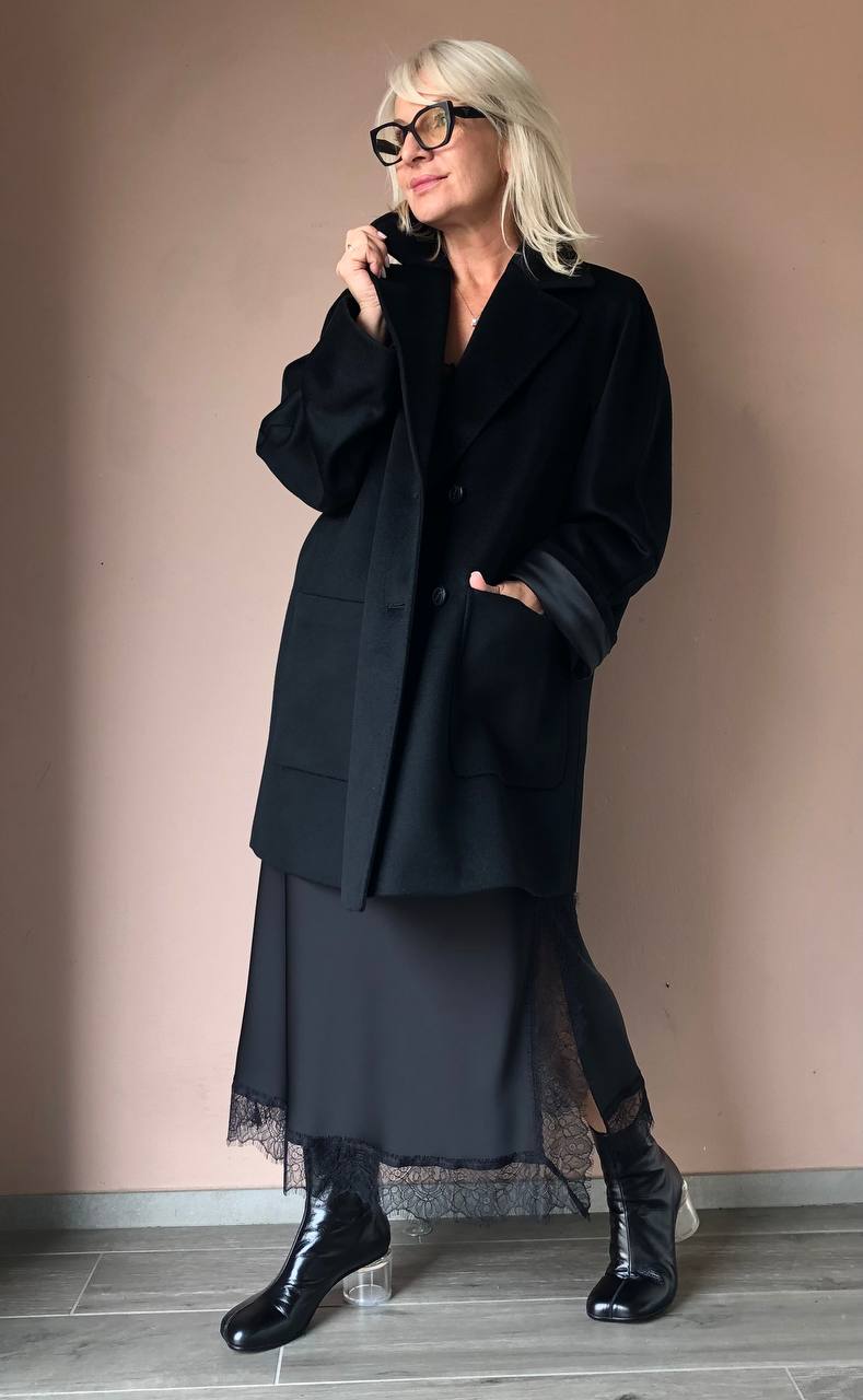 Пальто женское черное укороченное MaxMara