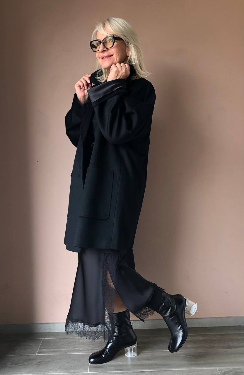 Пальто женское черное укороченное MaxMara