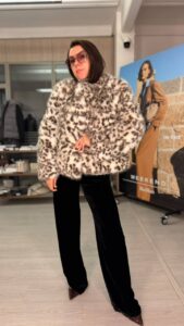 Укороченная шуба из экомеха MaxMara