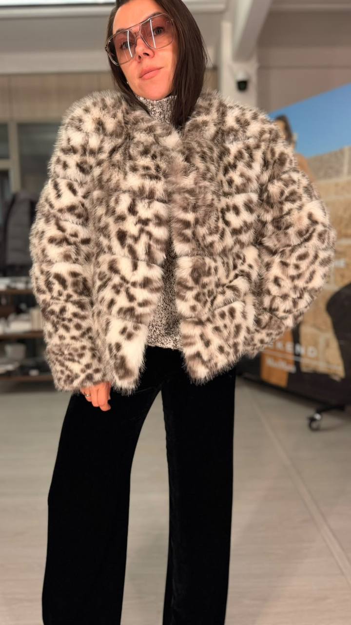 Укороченная шуба из экомеха MaxMara