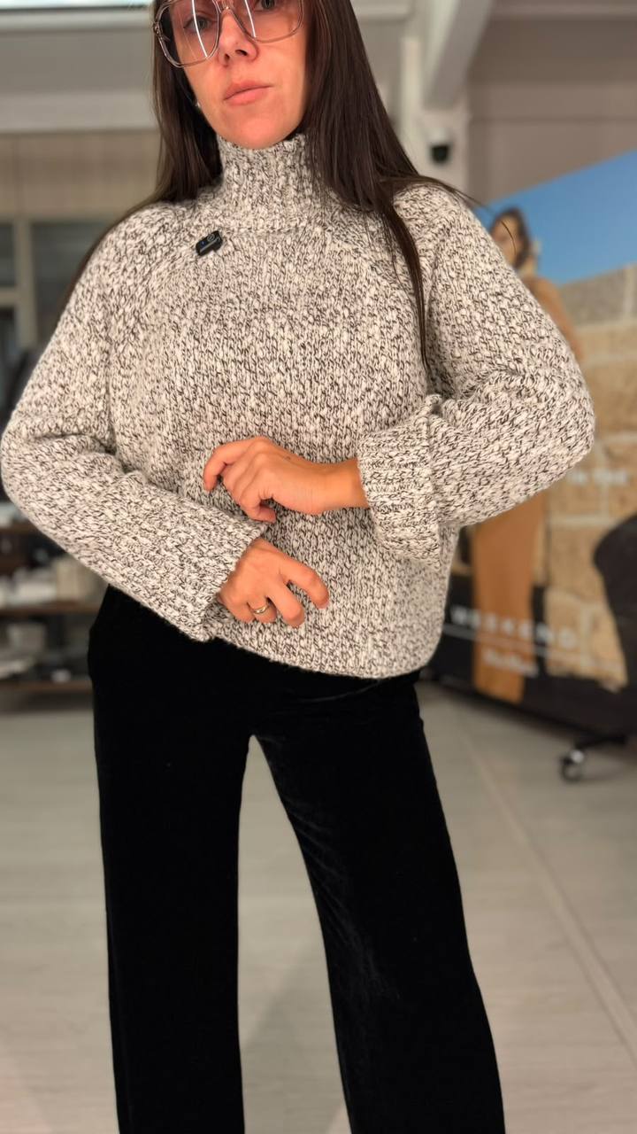 Укороченная шуба из экомеха MaxMara