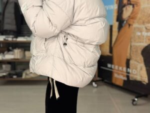 Пуховик женский с капюшоном MaxMara
