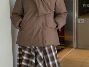 Куртка-пуховик женская с шарфом MaxMara