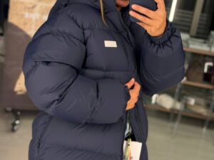 Пуховик женский с капюшоном MaxMara