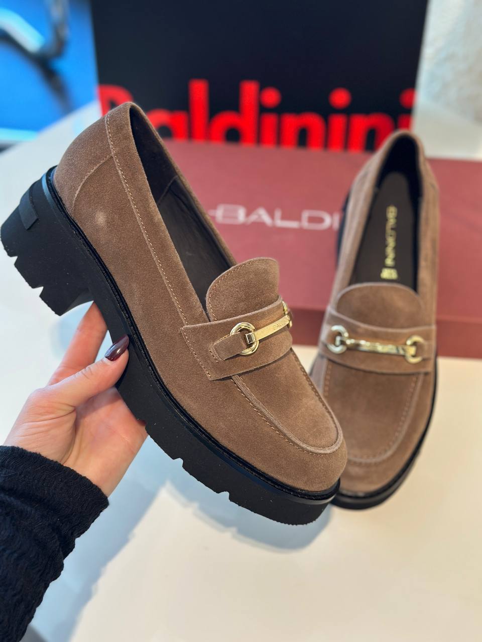 Лоферы женские замшевые Baldinini
