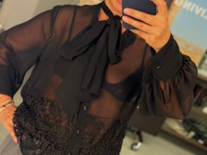 Блуза шелковистая с кружевом MaxMara