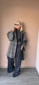 Пальто женское в клетку MaxMara