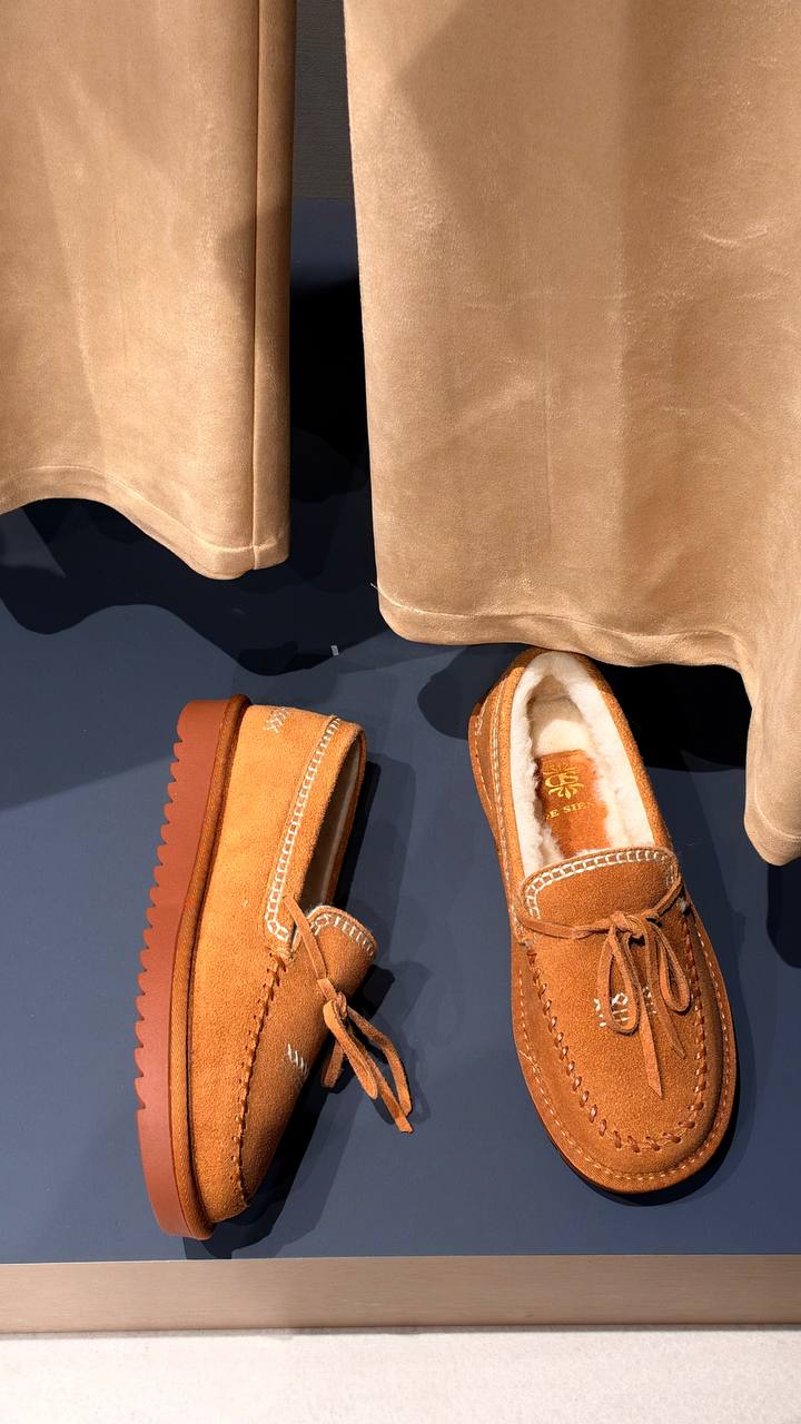 Мокасины замшевые с мехом MaxMara