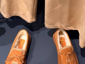 Мокасины замшевые с мехом MaxMara