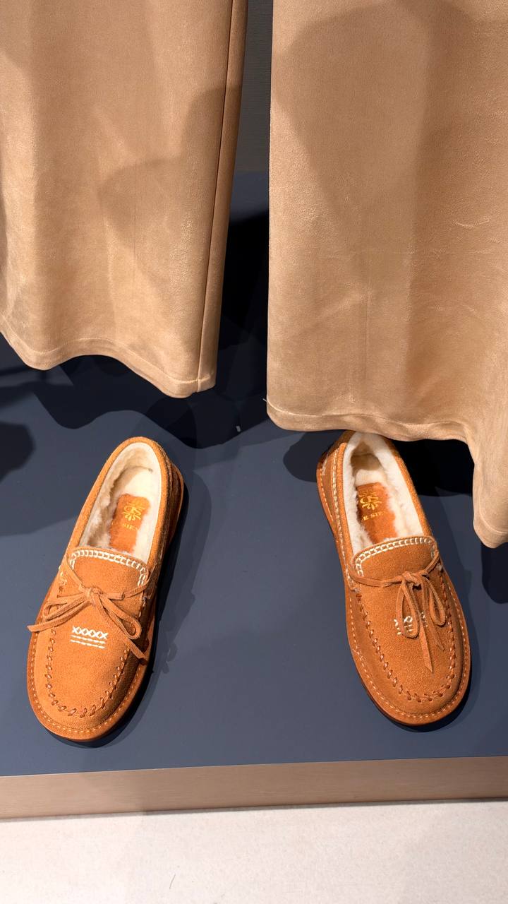 Мокасины замшевые с мехом MaxMara