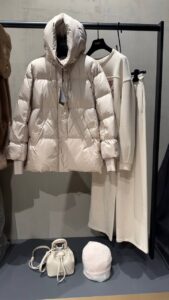 Пуховик стеганый с капюшоном MaxMara