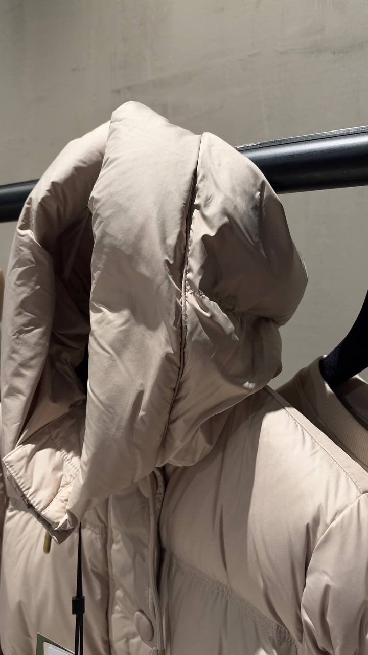 Пуховик стеганый с капюшоном MaxMara