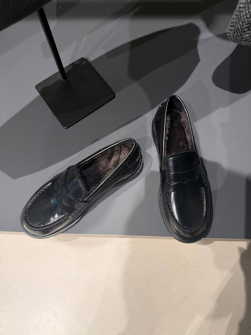 Кожаные лоферы на овчине MaxMara