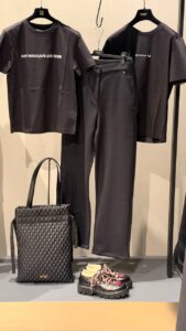Брюки женские черные прямые MaxMara