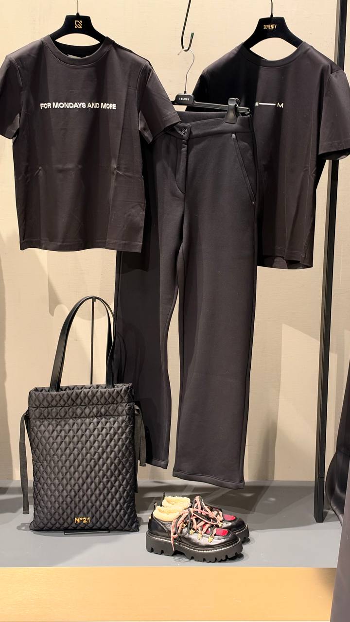 Брюки женские черные прямые MaxMara