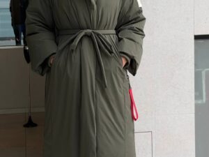 Пальто утепленное с капюшоном MaxMara
