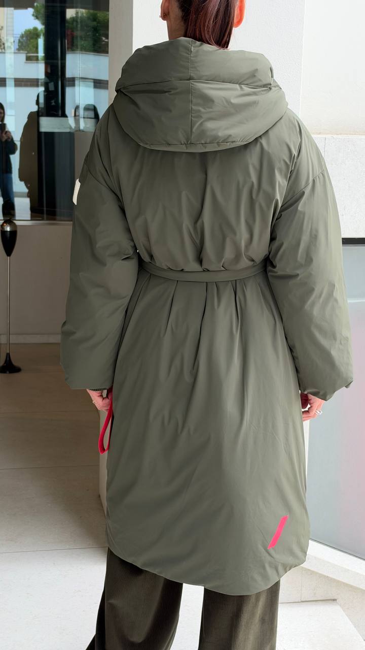 Пальто утепленное с капюшоном MaxMara